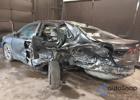 2023 Kia Forte Lxs z USA, uszkodzony, nr VIN 3KPF24AD2PE661057